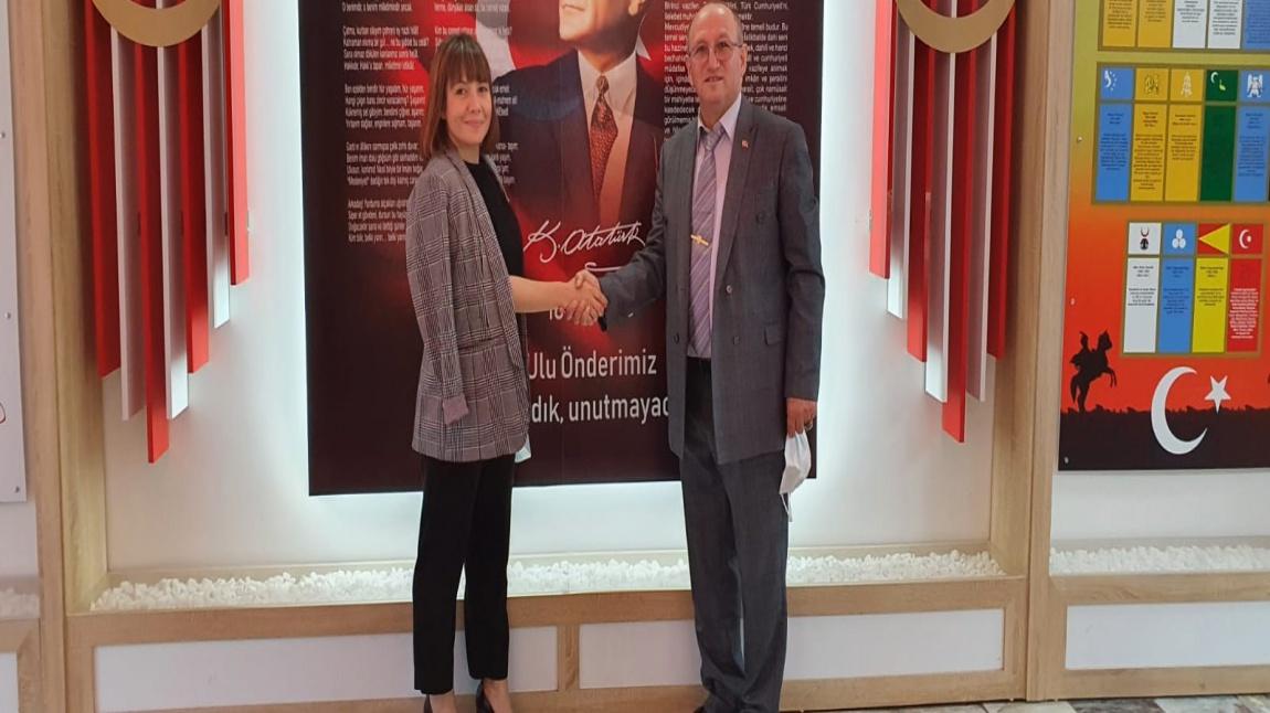 21 Mayıs tarihinde Kuzey Makedonya Eğitim ve Bilim Bakanı Mila Carovska ve beraberindeki heyet okulumuzu ziyaret etti